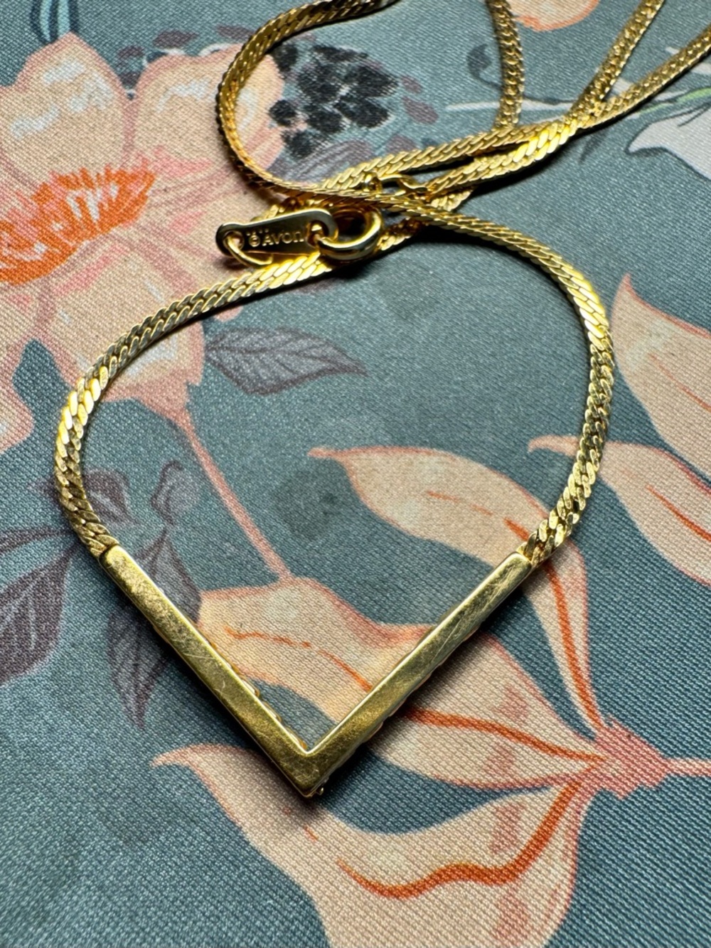 Avon Vintage Gold Tone Pointed Rhinestone Pendant Choker Necklace 80s 90s - Picture 3 of 5
